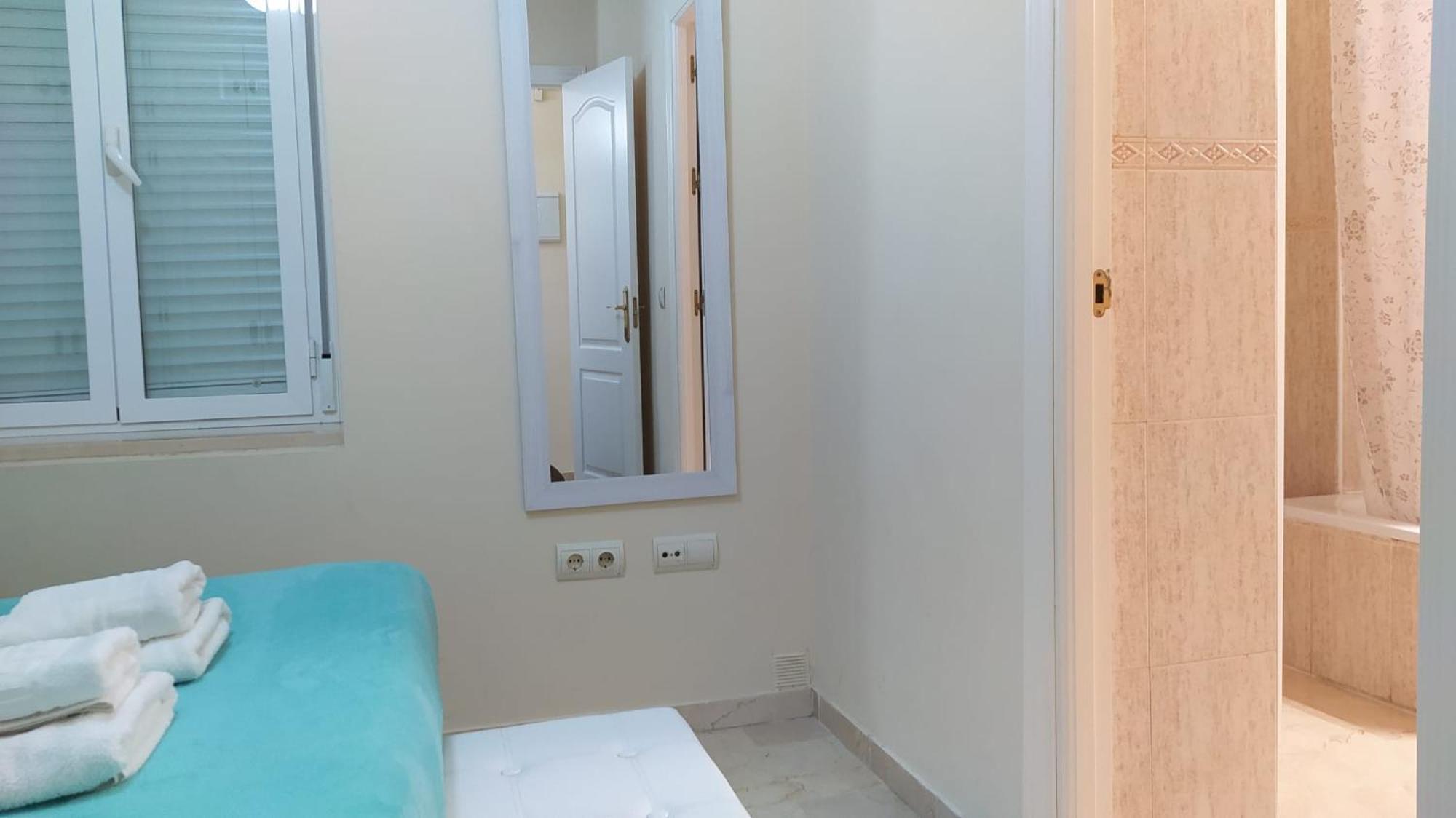 Bonito Piso En Calle Antolinez Sevilla Eksteriør bilde